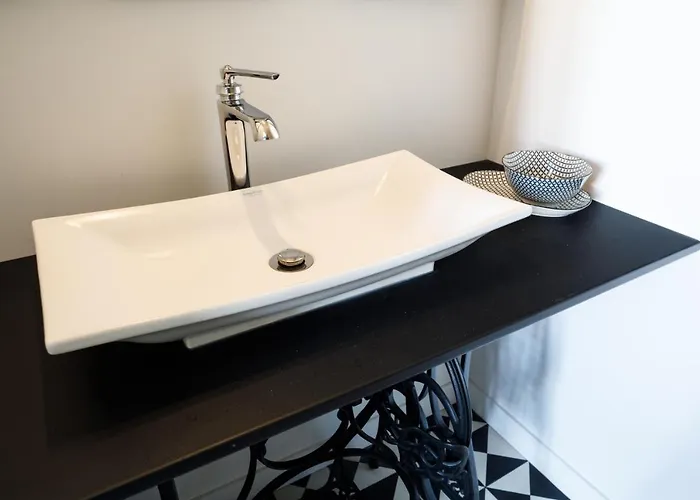 Le Clos Labottiere - Bed & Breakfast 4*